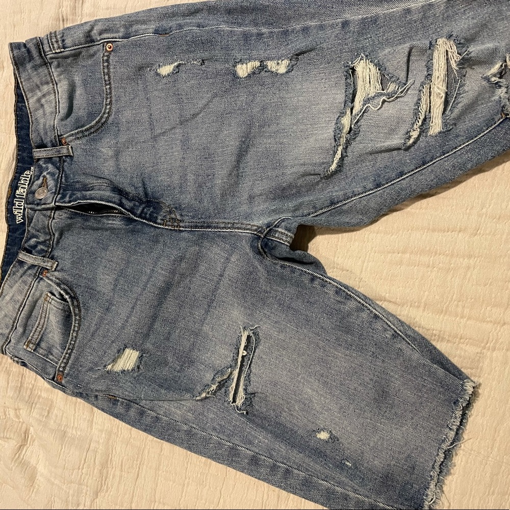 Distressed Bermuda shorts